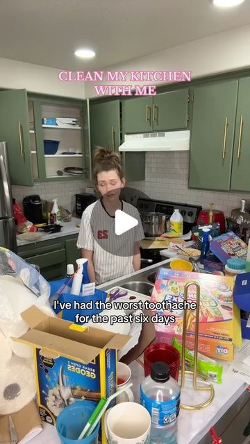 𝗦𝗔𝗧𝗜𝗦𝗙𝗬𝗜𝗡𝗚 𝗖𝗟𝗘𝗔𝗡𝗜𝗡𝗚 on Instagram: "Clean my kitchen with me.. 🚮🧼 (🎥 TT/_amanduhh__) #reels #cleaning #cleaningmotivation #deepclean #cleaningtips" Mr Clean Funny, Cleaning Asmr Videos, Cleaning Videos Satisfying, Cleaning Motivation Videos, Clean With Me Videos, Sunday Cleaning, Satisfying Cleaning, Cleaning Aesthetic, Diy Cleaner