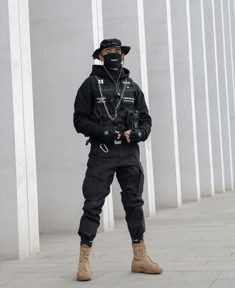 Warcore techwear darkwear Warcore Outfits, Techwear Aesthetic, Techwear Cyberpunk, Suits And Sneakers, Tech Wear Fashion, Tactical Wear, Cyberpunk Clothes, Man Clothes, Urban Ninja