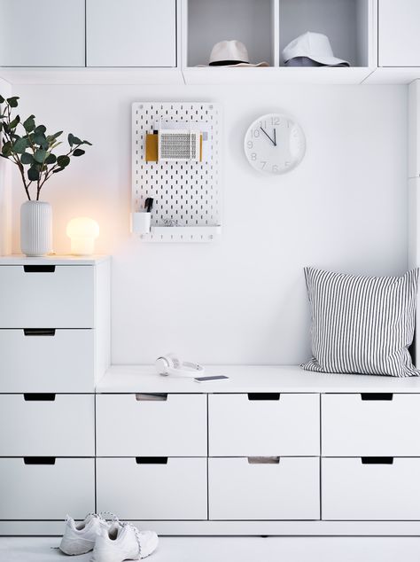 Ikea Hall, Nordli Ikea, Ikea Nordli, Vstupná Hala, White Hallway, Ikea Inspiration, White Room, Ikea Diy, Ikea Furniture