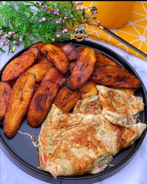 Plantain And Egg, Nigeria Food, Ghanaian Food, African Recipes Nigerian Food, African Cooking, Haitian Food Recipes, Soul Food Dinner, Healthy Food Inspiration, Nigerian Food