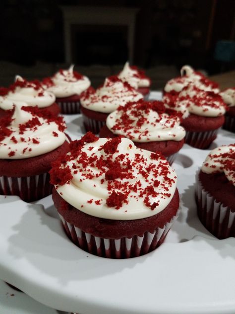 Taste Better From Scratch, Cupcake Papers, Red Velvet Cupcakes Recipe, Red Desserts, Cupcakes With Cream Cheese Frosting, Pretty Dessert, Velvet Cupcakes, Cupcakes Recipe, Red Velvet Cupcakes