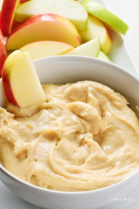 Easy Apple Dip, Dip For Apples, Toffee Apple Dip, Apple Dip Recipe, Taffy Apple, Squash Casserole Recipes, Caramel Apple Dip, Sliced Pears, Apple Dip