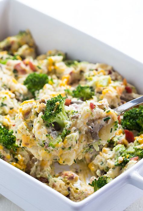 Broccoli Cheddar Potato Casserole - All the flavors of a twice-baked broccoli cheddar baked potato in a casserole! Tofu Casserole, Casserole Sides, Broccoli Cheddar Potato, Casserole Broccoli, Baked Broccoli, Broccoli Potato, Cheddar Potatoes, Mashed Potato Casserole, Baked Potato Casserole