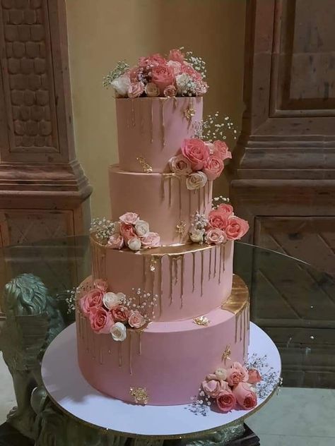 Cake For Quinceanera, Cakes Quinceanera, Rose Gold Quinceanera, Quince Cakes, Quince Cake, Sweet 15 Party Ideas Quinceanera, Quince Themes, Quinceanera Pink, Pink Sweet 16