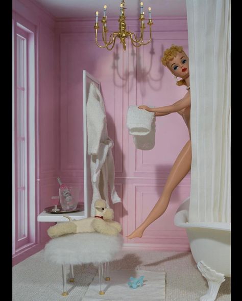 David Parise (@vintagebarbieandken) • Instagram photos and videos Vintage Black Barbie Art, Vintage Barbie Art, Black Barbie Aesthetic, Barbie Wall Art, Vintage Barbie And Ken, Barbie Bath, Barbie Photography, Barbie Bathroom, Male Gaze