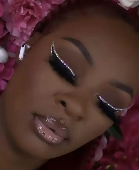 Graduation Makeup With Rhinestones, Black Gem Makeup Looks, Natural Makeup With Silver, Prom Glam Makeup Silver, Rhinestone Makeup Prom, Rhinestone Eye Makeup Black Women, Soft Glam With Rhinestones, Eyeshadow Looks With Rhinestones, Glam Birthday Makeup Looks