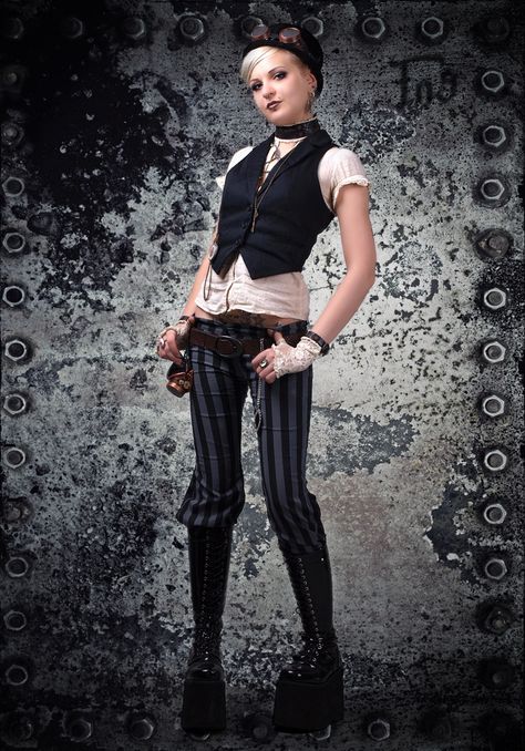 Minus the creepers or platform shoes or whatever the heck they're called, this could be an every day outfit. Victorian Aesthetics, Casual Steampunk, Everyday Steampunk, Steampunk Outfits, Steampunk Couture, Steam Girl, Steampunk Women, Steampunk Ideas, Steampunk Goth