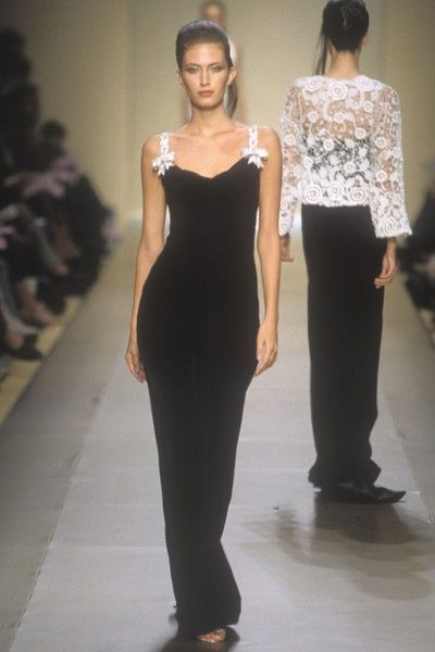 Pierre Balmain, Autumn-Winter 2000, Couture | Europeana 90s High Fashion, Vintage Runway Fashion, Balmain Dress, 90s Runway Fashion, Runway Fashion Couture, Runway Outfits, 파티 드레스, Balmain Paris, Couture Mode