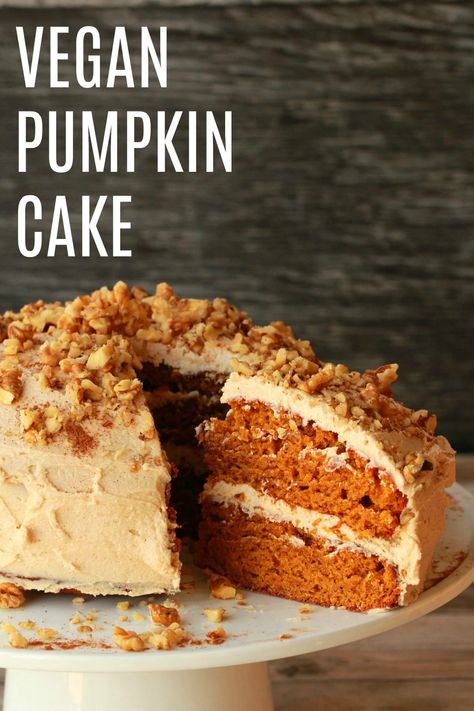 Vegan Pumpkin Cake, Cinnamon Buttercream Frosting, Vegan Autumn, Thanksgiving Desserts Pumpkin, Healthy Vegan Dessert, Cinnamon Buttercream, Patisserie Vegan, Cake With Cinnamon, Cheesecake Vegan