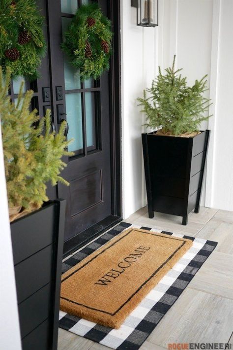 How to make Modern Tapered Planters. #diy #homedecor #decor #planters Interior Entrance, Front Porch Planters, Interior Industrial, Remodel Diy, نباتات منزلية, Porch Planters, Interior Colors, Decor Plants, Interior Vintage