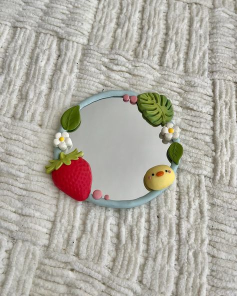 Custom mirror piece 😍 I’m actually really happy with how this came out. Hope the new owner enjoys it ❤️ Fimo, Clay Around Mirror, Cute Mirror Designs, Polymer Clay Mirror Frame Diy, Cute Clay Mirror, Small Mirror Crafts, Cool Mirror Frame, Foam Clay Mirror Ideas, Super Clay Art Ideas