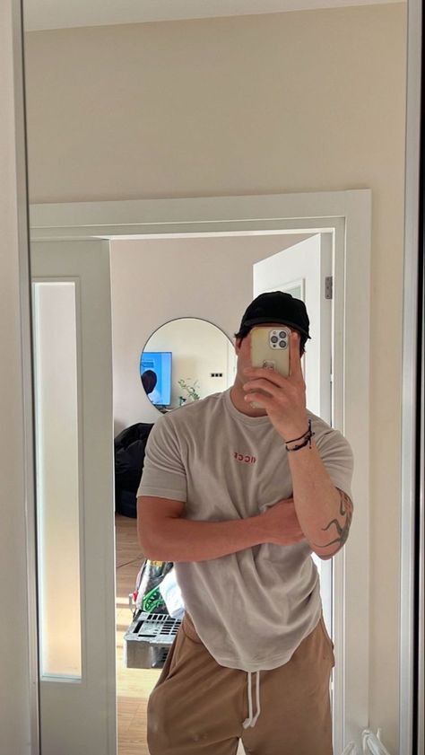 Guy Selfies Aesthetic, Mens Selfie Ideas, Dad Body Men, Pic Ideas Instagram Men, Darius Acrux Zodiac Academy, 80s Workout Clothes, Dad Bodies, Look Kylie Jenner, Mens 80s