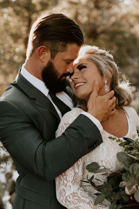 Groom Winter Wedding, Cactus Photo, Bride Groom Poses, Winter Wedding Photos, Wedding Photography Checklist, Wedding Portrait Poses, Groom Pictures, Sedona Wedding, Wedding Photography Bride