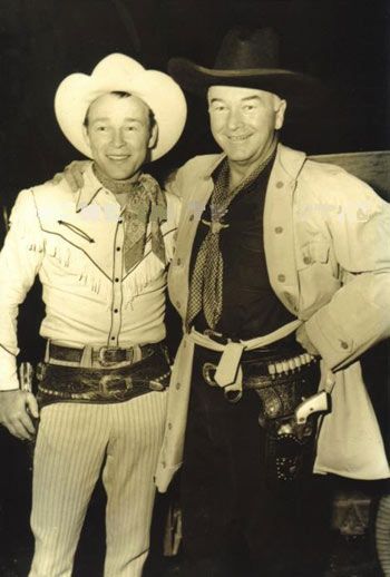 Roy Rogers and Hopalong Cassidy. Photo looks to be from the late '30s or very early '40s. (Thanx to Bobby Copeland.) Roy Rodgers, John Derek, Lon Chaney Jr, Dale Evans, Hopalong Cassidy, Agnes Moorehead, Robert Taylor, Carolyn Jones, Tyrone Power