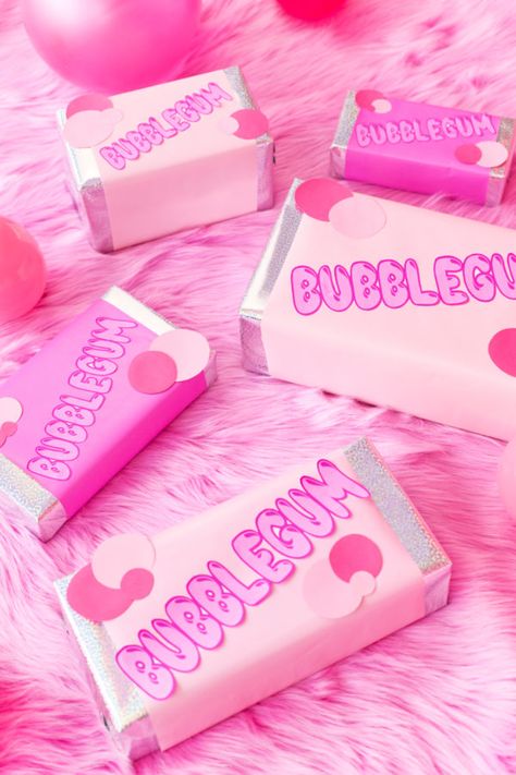 Bubblegum Pop Aesthetic, Bubble Gum Wallpaper, Bubble Gum Aesthetic, Bubblegum Costume, Bubblegum Aesthetic, Pink Presents, Gift Wrap Diy, Buble Gum, Ice Cream Container