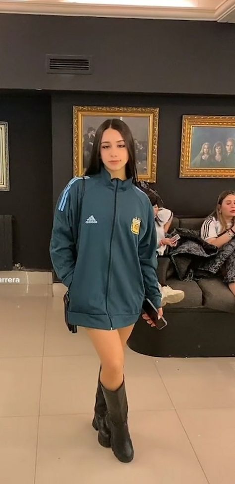 Looks Party, Bari, Fitness Inspo, Party Outfit, Rain Jacket, Dress Up, Adidas, Fashion Outfits, Clothes