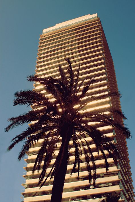 Torre Mapfre, Barcelona Sea Wallpaper, Another Day In Paradise, New Retro Wave, 80s Aesthetic, Miami Vice, City Aesthetic, Retro Aesthetic, Pics Art, Retro Art