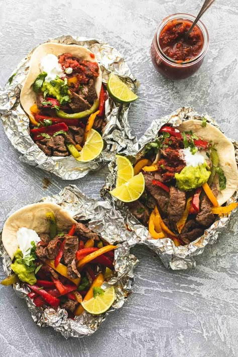 Steak Fajita Foil Packs | Creme De La Crumb Foil Packet Recipes, Easy Steak Fajitas, Cheesy Bacon Potatoes, Foil Pack Recipes, Foil Meals, Spicy Steak, Chicken Foil Packets, Bacon Ranch Pasta Salad, Foil Pack Dinners