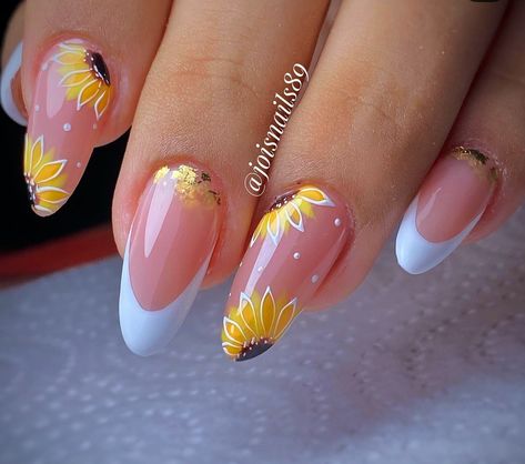 Design For Almond Shape Nails, Almond Shaped Nails Designs Summer, Almond Nails Ideas Summer, Ideas Uñas, Yellow Nail Art, Unghie Sfumate, Yellow Nails Design, Sunflower Nails, 2024 Nails