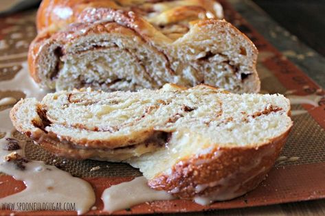 Cinnamon Roll Braided Bread | Spoonful of Sugar Irish Soda Bread Recipe, Braided Bread, Easter Bread, Best Bread Recipe, Fall Cooking, Cinnamon Rolls Homemade, Cinnamon Bread, Bread Recipes Sweet, Baking Project