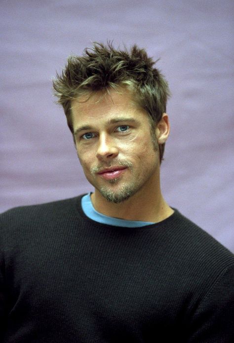 Tyler Durden Haircut, Brad Pitt Short Hair, Men Over 40 Fashion, Hairstyle 90s, Fashion For Men Over 40, Brad Pitt Haircut, Brad Pitt Hair, Crew Cut Haircut, Male Haircuts Curly