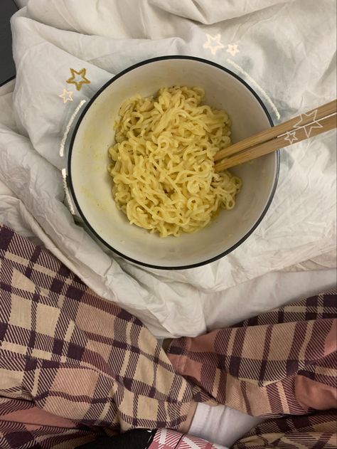 #food #recipe #aesthetic #shorts #coquette #noodles Beatrix Aesthetic, Instant Noodles Aesthetic, Noodles Snap, Noodle Aesthetic, Oc Interactions, Bianca Core, Noodles Aesthetic, Pot Noodle, Recipe Aesthetic