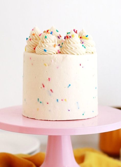 Rainbow Funfetti Cake Recipe - Sugar & Sparrow Funfetti Cake Recipe, Cake Recipe From Scratch, Buttercream Icing Recipe, Kid Desserts, Smooth Cake, Cake Recipes From Scratch, Vanilla Cake Recipe, Funfetti Cake, Buttercream Recipe