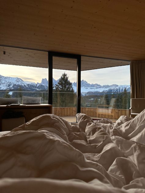 Mountain Spa Aesthetic, House On Top Of Mountain, Mountain Vacation Aesthetic, Forestis Dolomites, Colorado House Aesthetic, Colorado Apartment Aesthetic, Colorado Apartment, Mountain Home Aesthetic, Dolomites Aesthetic