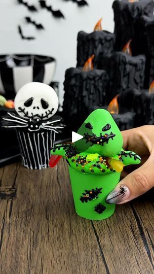 Halloween Ginger Bread House Ideas, Oreo Dirt Cups, Oogie Boogie Song, Maria Gomez, Dipped Berries, Oreo Dirt, Dirt Cups, Spooky Food, Halloween Baking