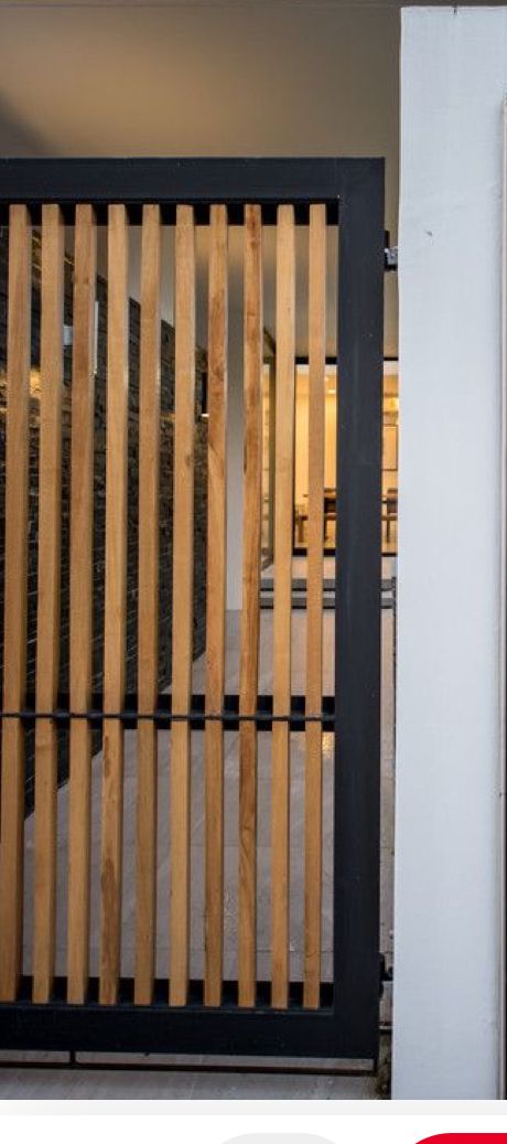 Wooden Gate Designs, Patio Privacy Screen, House Makeovers, Modern Gate, Security Gates, Privacy Fence Designs, Timber Slats, Front Fence, Electric Gates