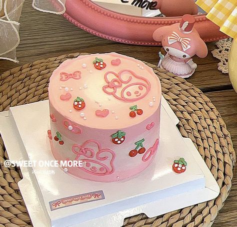 Sanrio Cake, Bolo Da Hello Kitty, 14th Birthday Cakes, Korean Cake, Kawaii Cooking, Mini Cakes Birthday, Creative Birthday Cakes, Cute Snacks, Hello Kitty Cake