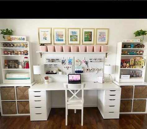 Craft Room Guest Room Combo, She Shed Craft Room, Sewing Studios, Basement Craft Rooms, Office Craft Room Combo, Office Layouts, Scrapbook Room Organization, Craftroom Ideas, Wfh Office