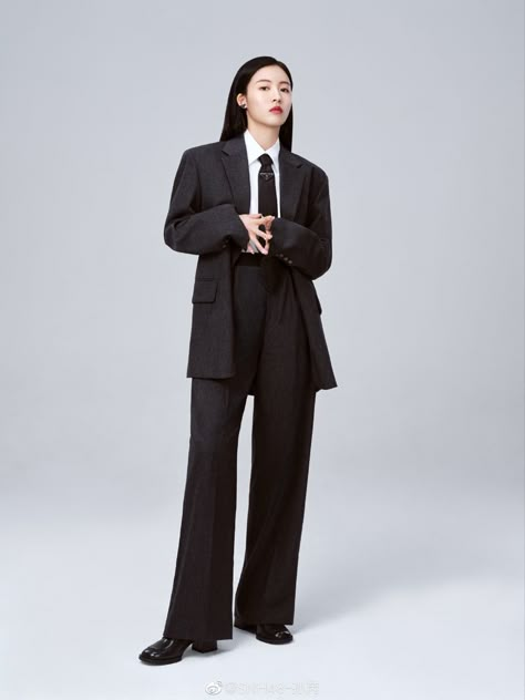 Suit Reference Women, Black Suit White Shirt Women, Suit Woman Photoshoot, Masculine Women Prom Outfits, Big Suits For Women, Photoshoot Suit Woman, Suits For Women Photoshoot, Women Suit Photoshoot, Women In A Suit