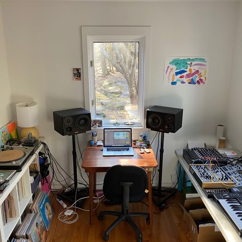 Home Music Studio Ideas, Four Tet, Home Recording Studio Setup, Recording Studio Setup, Home Studio Ideas, Home Music Rooms, Recording Studio Design, Recording Studio Home, Home Studio Setup