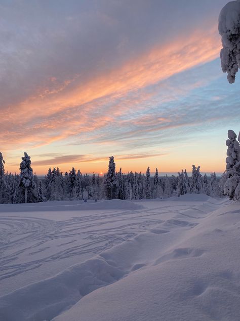 Winter Aesthetic Snow, Finland Lapland, Skiing Aesthetic, Aesthetic Snow, Cr7 Jr, Christmas Hot Chocolate, Winter Sunset, Ski Season, Pretty Landscapes