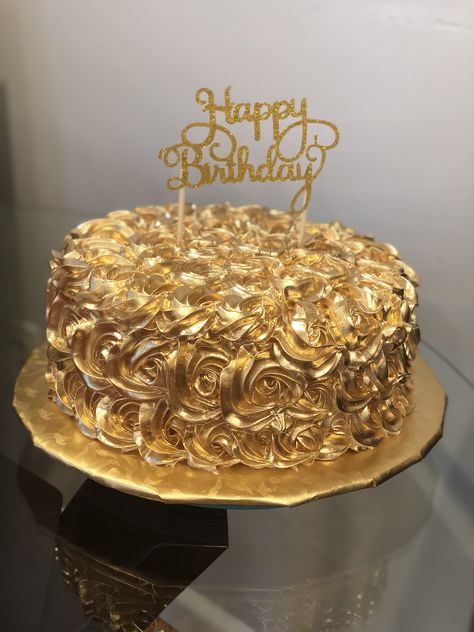 Cake Golden Birthday, Golden Birthday Cake Ideas, Gold Theme Birthday, 24th Birthday Cake, Golden Birthday Cakes, 19th Birthday Cakes, Golden Birthday Parties, Golden Cake, Gold Birthday Cake