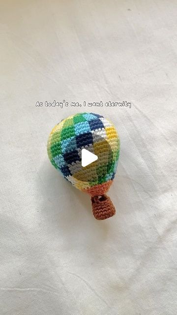 Knity_knoty on Instagram: "I’m so happy, when our hobi update and he has air balloon hyyh crochet 😭 so I made one. Also thank you for Army @/tiffani007 who give that keychain to our hobi 💕 

Can’t wait to see hobi back

#crochet #airballoon #hyyh #youngforever #bts #jhopecomeback #jhope #amigurumiaddict" Balloon Crochet, Bts Crochet, Bts Keychain, Crochet Keychain, Air Balloon, So Happy, Balloons, Amigurumi, Crochet Patterns