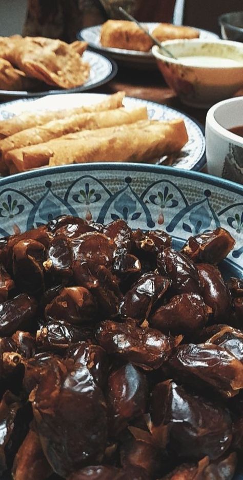 #Ramadan #dates #iftar Ramadan Iftar Aesthetic, Iftar Aesthetic, Dates Background, Vitamin A Benefits, Dates Ramadan, Plant Based Diet Benefits, Ramadan Aesthetic, Health Benefits Of Lemon, Ramadan 2025