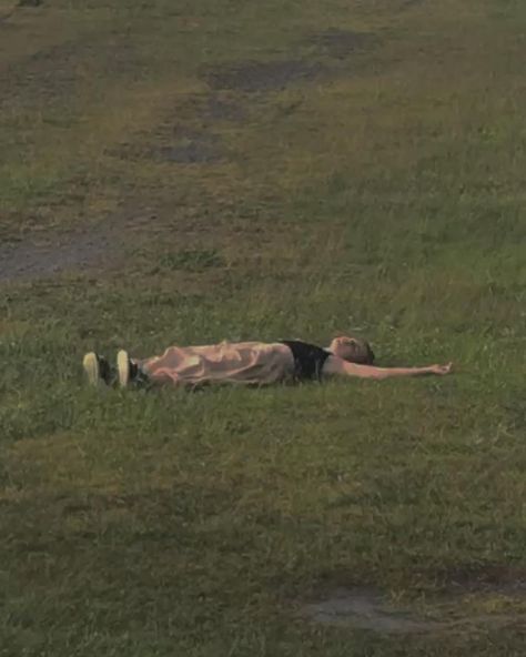 Pondering Aesthetic, Laying On The Floor Aesthetic, Comfortable Aesthetic, Fotografi Vintage, Aesthetic Inspiration, + Core + Aesthetic, On The Ground, Nature Aesthetic, Green Aesthetic