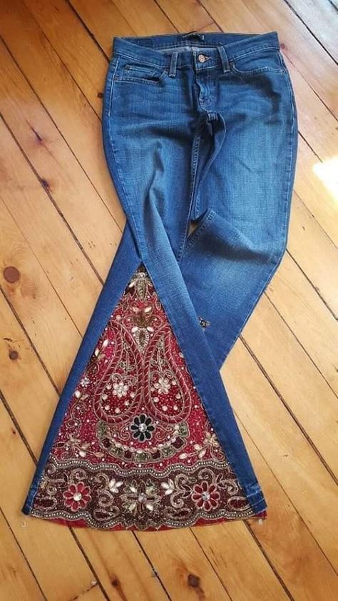 Bohemian Jeans, Hippie Jeans, Diy Sy, Hard Rock Music, Hippie Clothing, Boho Styl, Sewing Dress, Mode Hippie, Boho Jeans