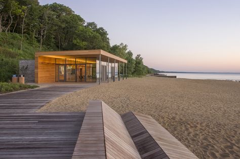 Beach Architecture, Park Pavilion, Pavilion Architecture, Beach Bathroom, Public Architecture, Kiosk Design, Lake Beach, Landscape Architecture Design, Beach Design