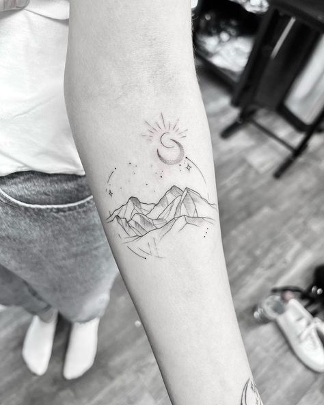 Mountain River Tattoo, Yosemite Tattoo, Fine Line Mountain Tattoo, Tattoo Berge, Andrew Tattoo, Moutain Tattoos, Small Mountain Tattoo, Triathlon Tattoo, Travel Tattoo Ideas