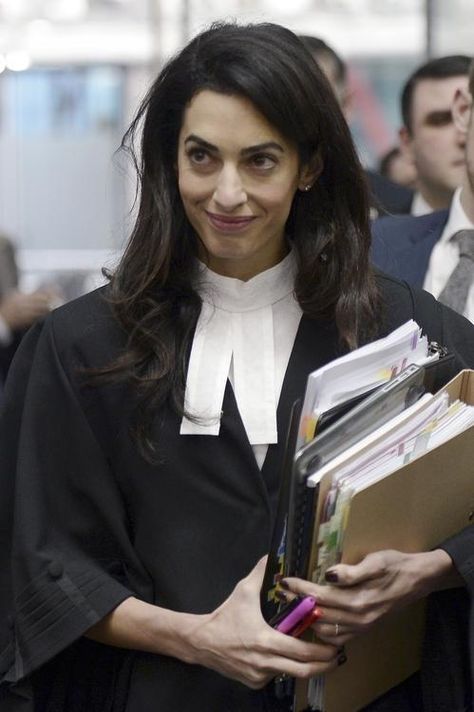 Amal Alamuddin Style, Amal Alamuddin, Women Lawyer, Lawyer Fashion, Amal Clooney, Popsugar Fashion, George Clooney, Salma Hayek, Looks Chic