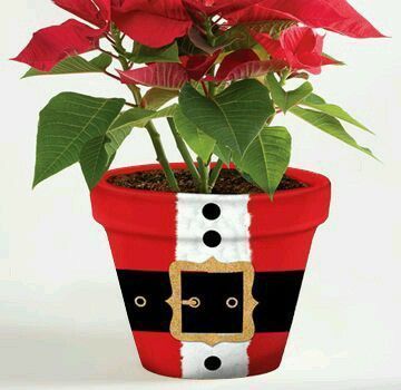 Easy To Make Christmas Decorations From Your Garden - Growing Healthy Kids Backyard Christmas, Clay Pot Ideas, Make Christmas Decorations, Clay Pot People, Flower Pot Art, Pot People, Terra Cotta Pot Crafts, Christmas Pots, Painted Plant Pots