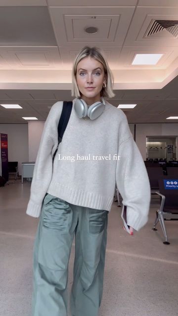 Polly Sayer, Bob Outfit, Bobs Outfit, Comfy Trousers, Headphones Apple, Air Port Outfit, Mexico Trip, Airpods Max, Cashmere Jumper