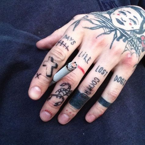 Men Finger Tattoos, Petit Tattoo, Knuckle Tattoos, Skeleton Hand Tattoo, Tattoos Geometric, Small Hand Tattoos, Hand Tattoos For Guys, Aesthetic Tattoo, Little Tattoos