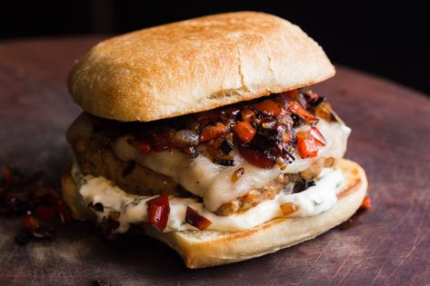 Italian Sausage Patty Sandwich, Italian Sausage Patty Recipes, Italian Burger Recipe, Italian Sausage Burgers, Italian Sausage Patties, Sausage Burger, Italian Sausage Pizza, Italian Burger, Bbq Backyard