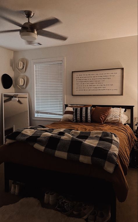 #westernbedrooms #punchybedroom #western #bedroomideas Western Teen Bedroom, Western Boys Room, Country Teen Bedroom, Ranch Style Bedroom, Cowboy Bedroom, Country Room, Cowboy Room, Western Bedrooms, Diy Remodeling