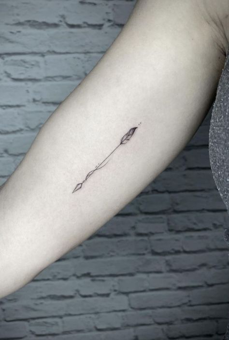 Forarm Tattoos Woman Arrow, Arrow Tattoo Inner Bicep, Arrow With Writing Tattoo, Elegant Arrow Tattoos For Women, Delicate Arrow Tattoo, Small Tattoo Arrow, Elegant Arrow Tattoo, Mini Arrow Tattoo, Unique Arrow Tattoo