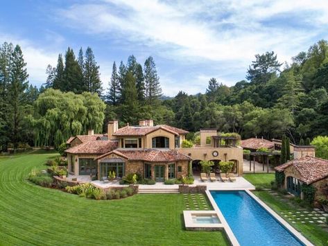 Woodside California, Mansions Interior, Terracotta Roof Tiles, Terracotta Roof, Amazing Homes, Italian Countryside, Spanish Revival, Tuscan Style, Country Estate